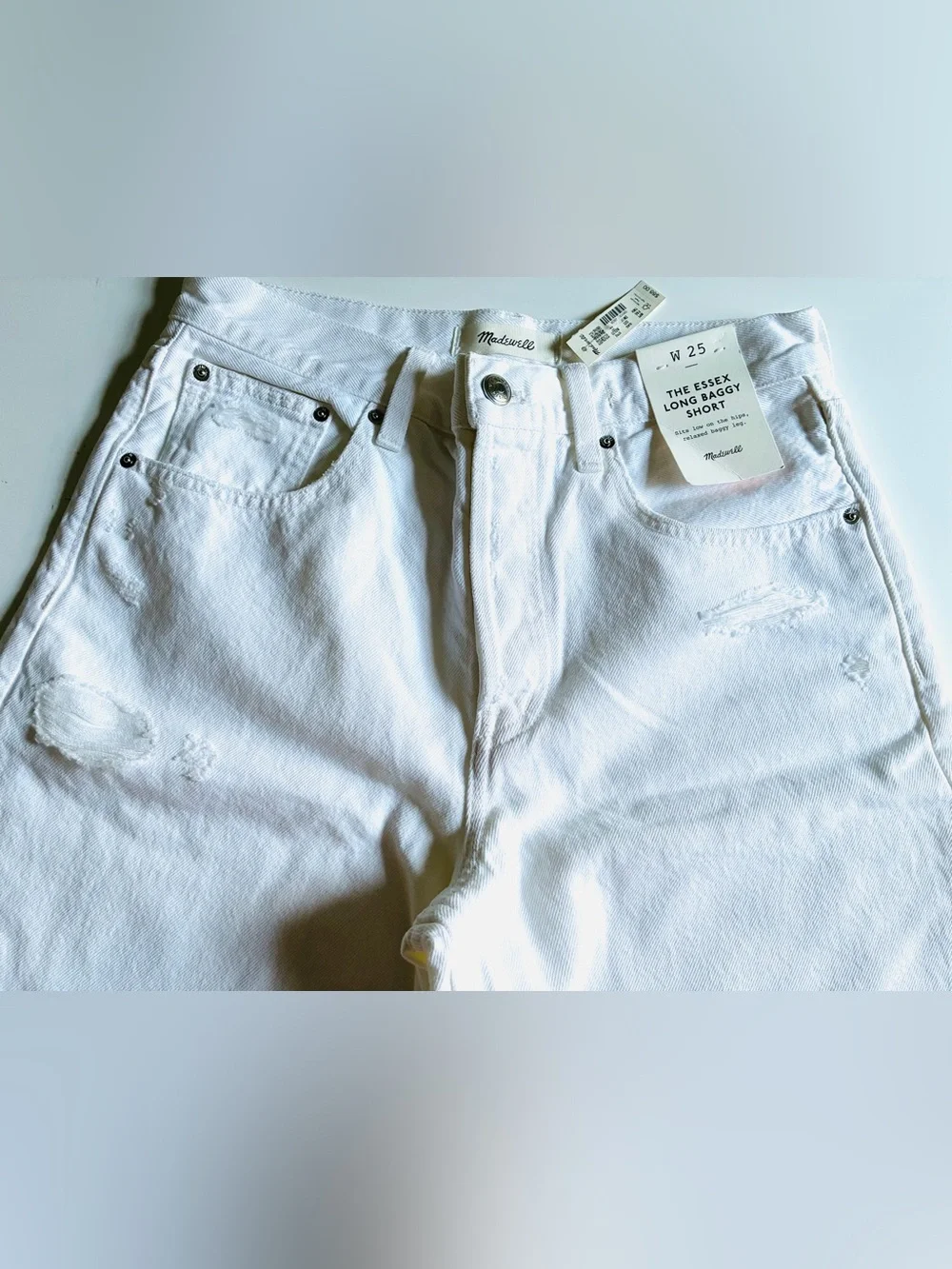 Madewell Women’s The Essex Long Baggy Short.Trendy Raw hem. 25. NWT.